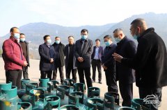 覃昌德查抄指点平安出产和疫情防控工做时要求